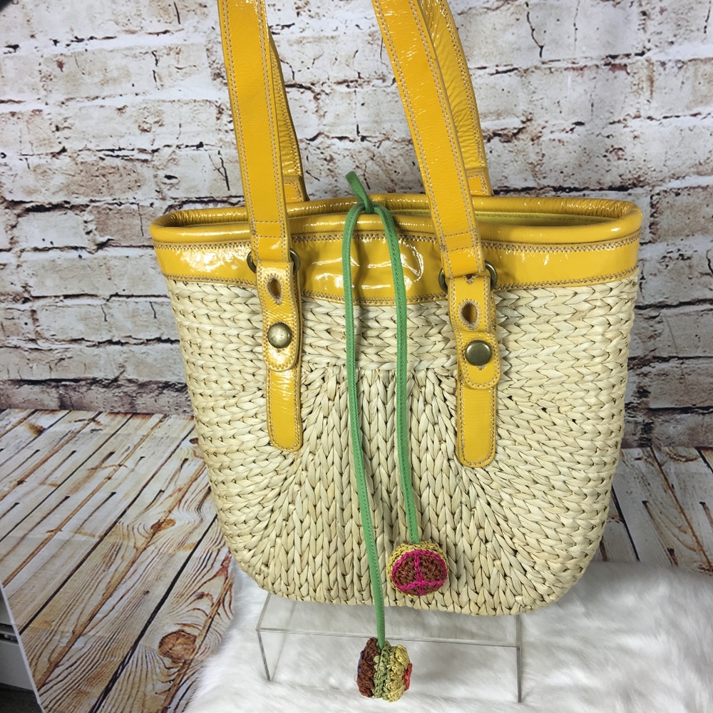 LUCKY BRAND STRAW W/ YELLOW PATENT LARGE TOTE BAG